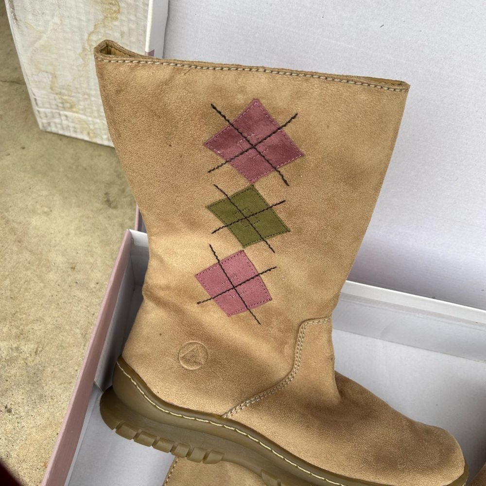 Cute cream color boots for winter fun